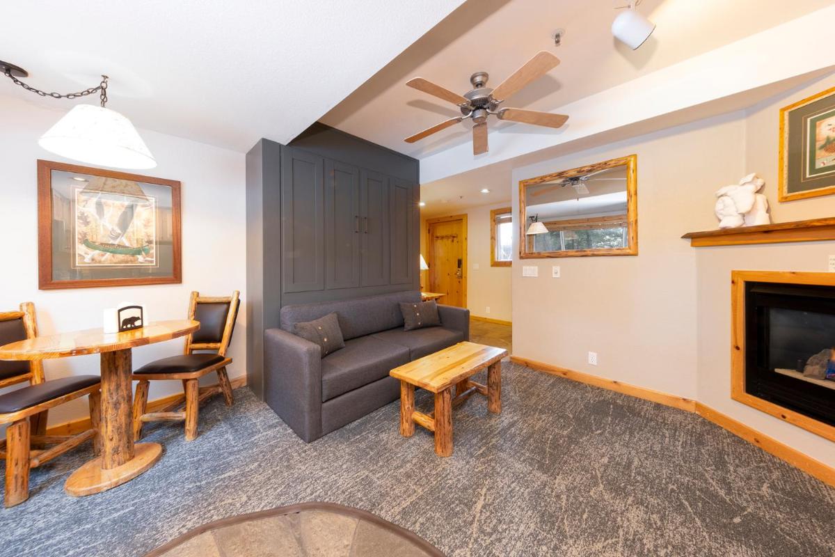 Red Wolf Lakeside Lodge - Housity