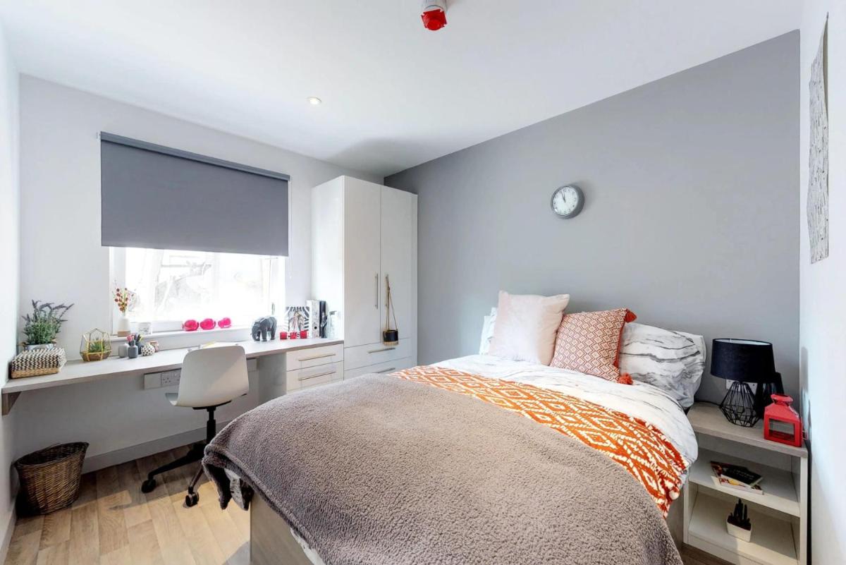 Suitetrails - The Bridge - Stylish Modern Student Apartments in the heart of Newcastle for Students Only