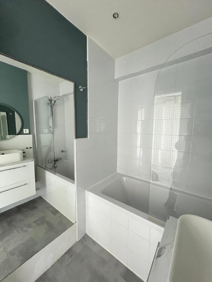 HOME in Paris with View, next to metro, direct to center 15 min - Housity