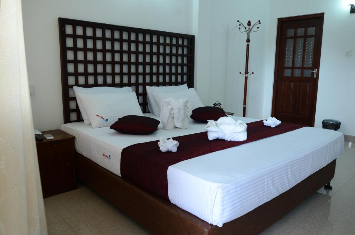 Otha Shy Airport Transit Hotel - Housity