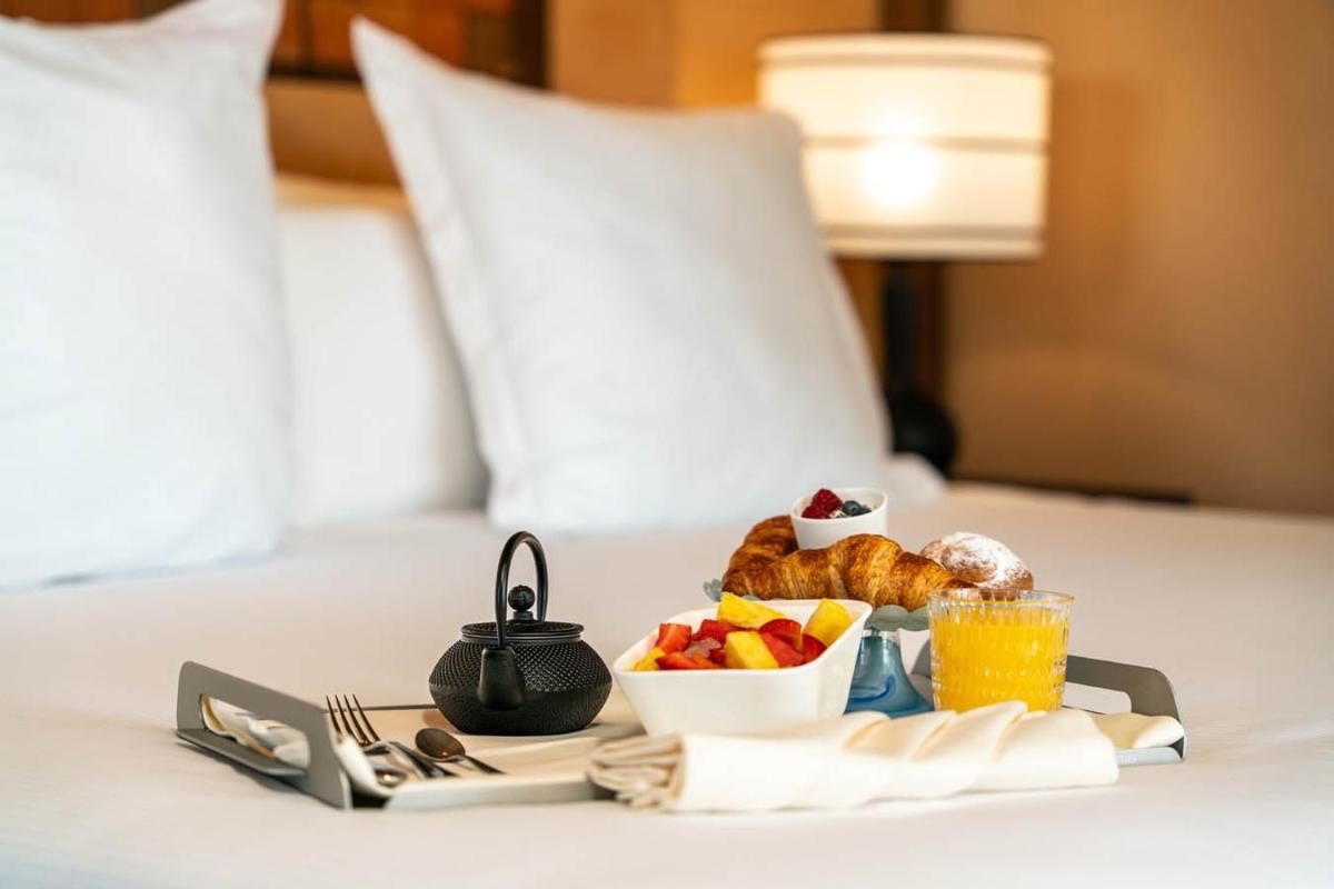 Comida en o cerca de este hotel