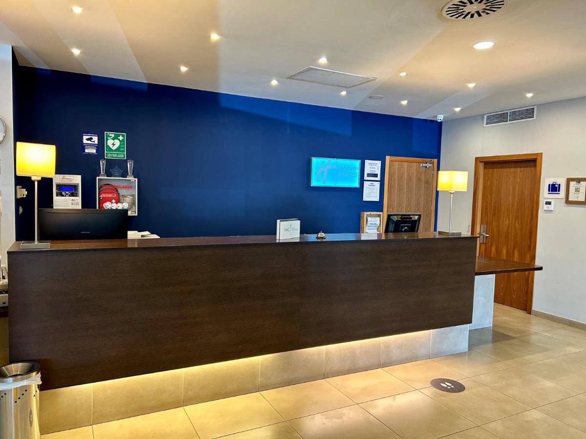Holiday Inn Express Campo de Gibraltar-Barrios, an IHG Hotel - Housity