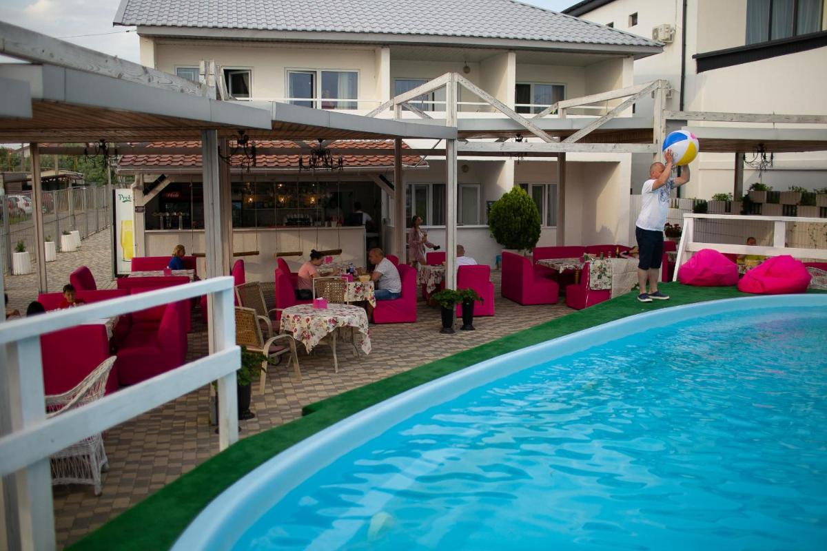 Flamingo Family Club - Housity