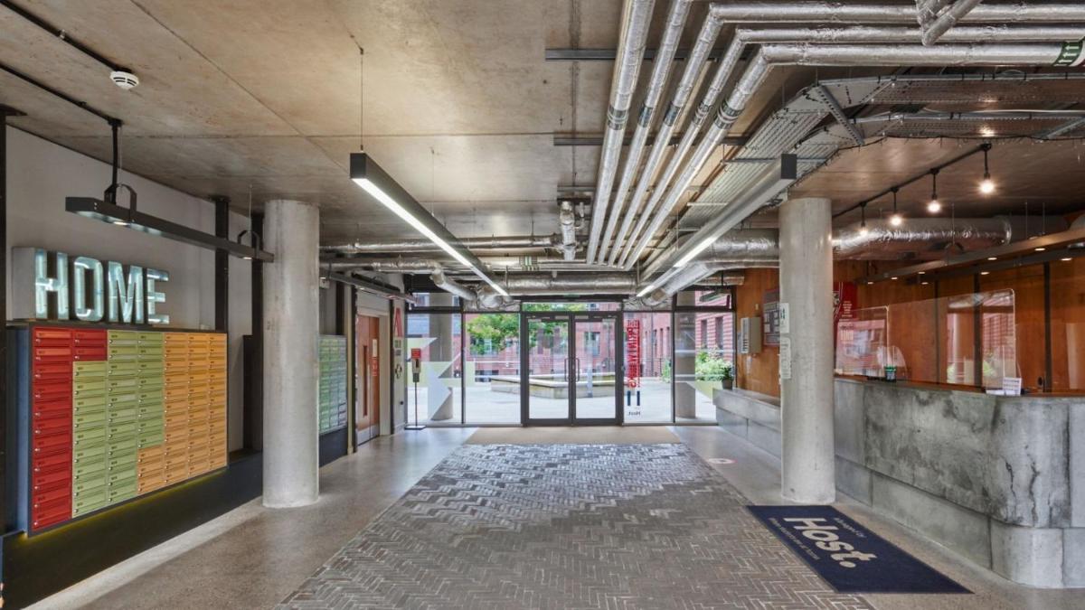 Stylish Private Ensuite Rooms in the Heart of Exeter - Housity