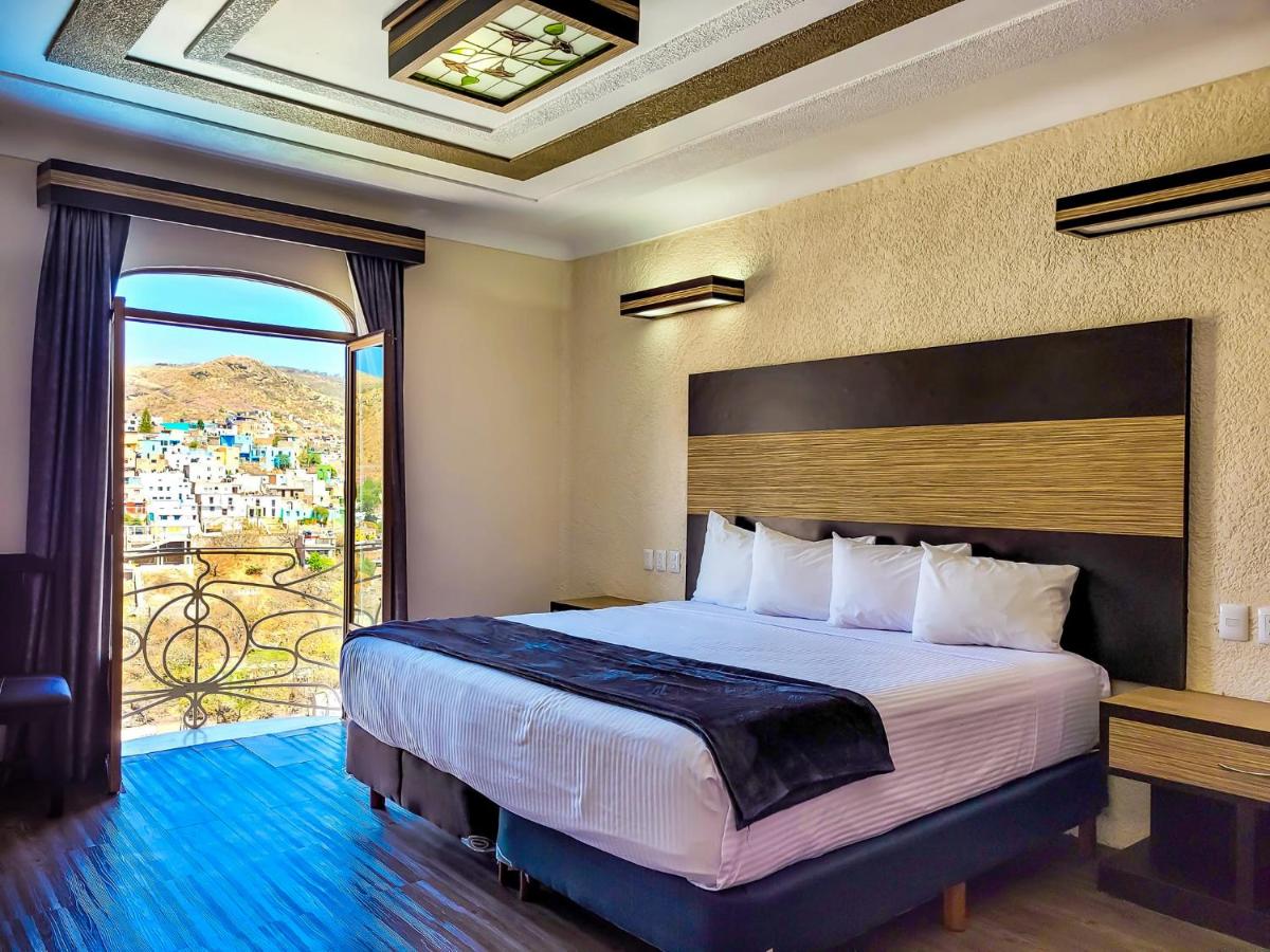 Hotel Paseo de la Presa - Housity