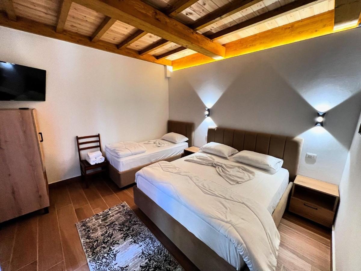 Guesthouse Alberti Llogara - Housity
