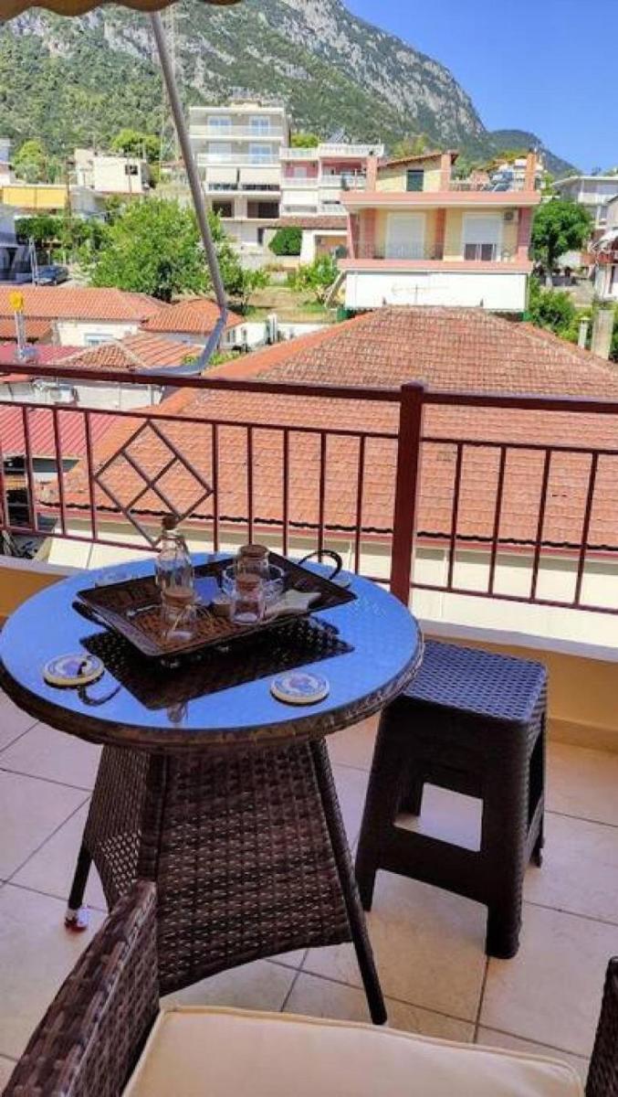 Angela's Apartment with beautiful balcony view - Housity