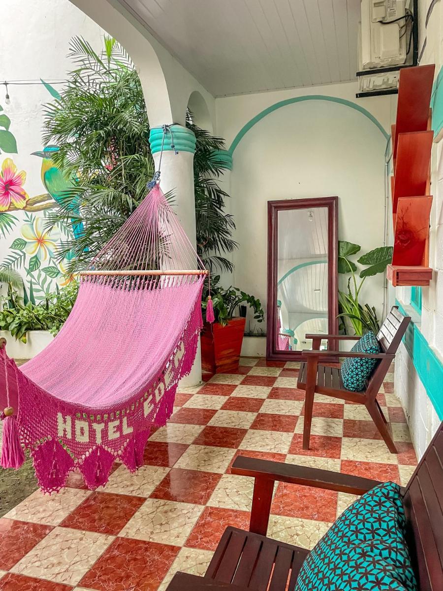 Hostal Eden - Housity