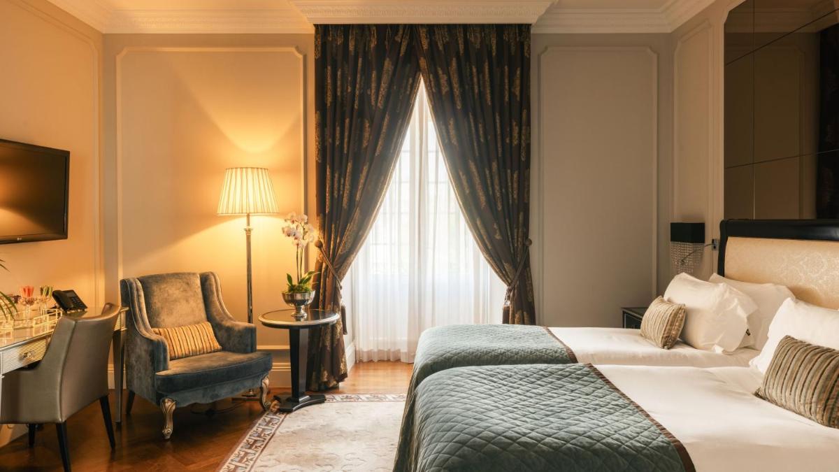 Uma cama ou camas num quarto em InterContinental Porto - Palacio das Cardosas by IHG