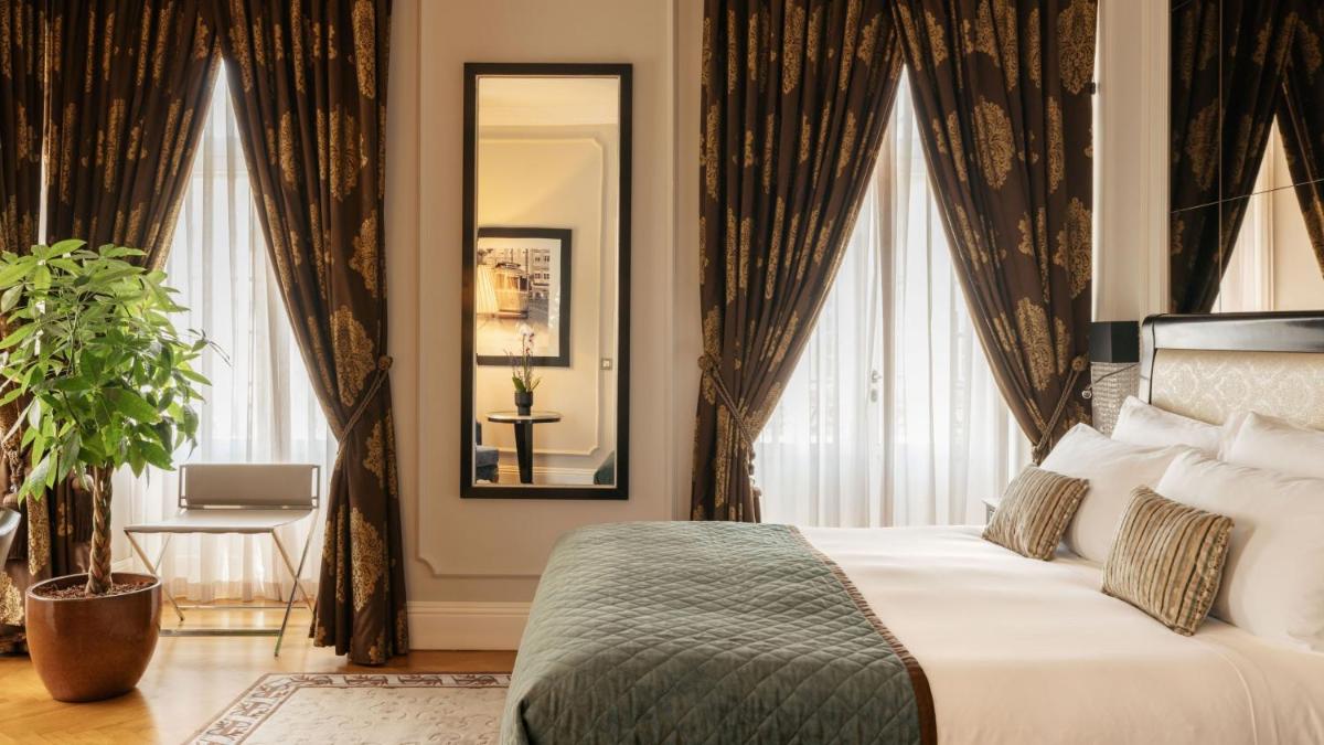 Uma cama ou camas num quarto em InterContinental Porto - Palacio das Cardosas by IHG