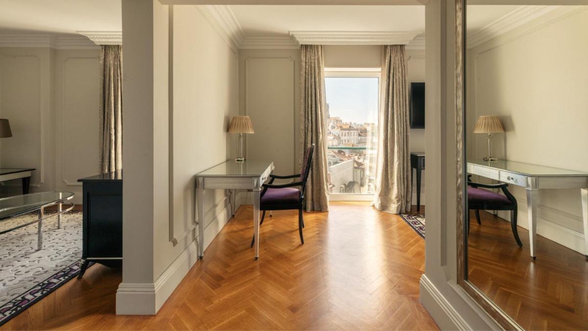 Uma cama ou camas num quarto em InterContinental Porto - Palacio das Cardosas by IHG