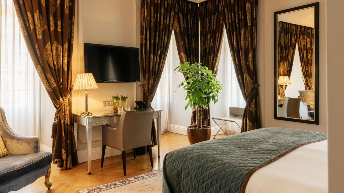 Uma cama ou camas num quarto em InterContinental Porto - Palacio das Cardosas by IHG