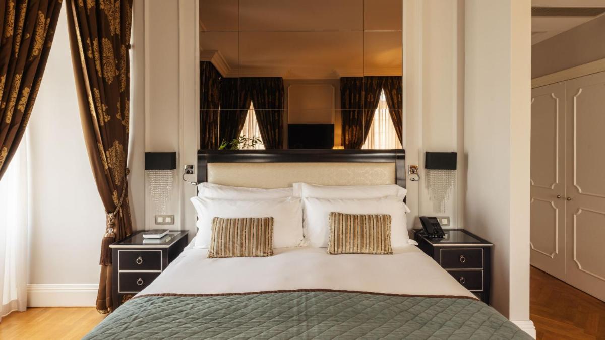 Uma cama ou camas num quarto em InterContinental Porto - Palacio das Cardosas by IHG