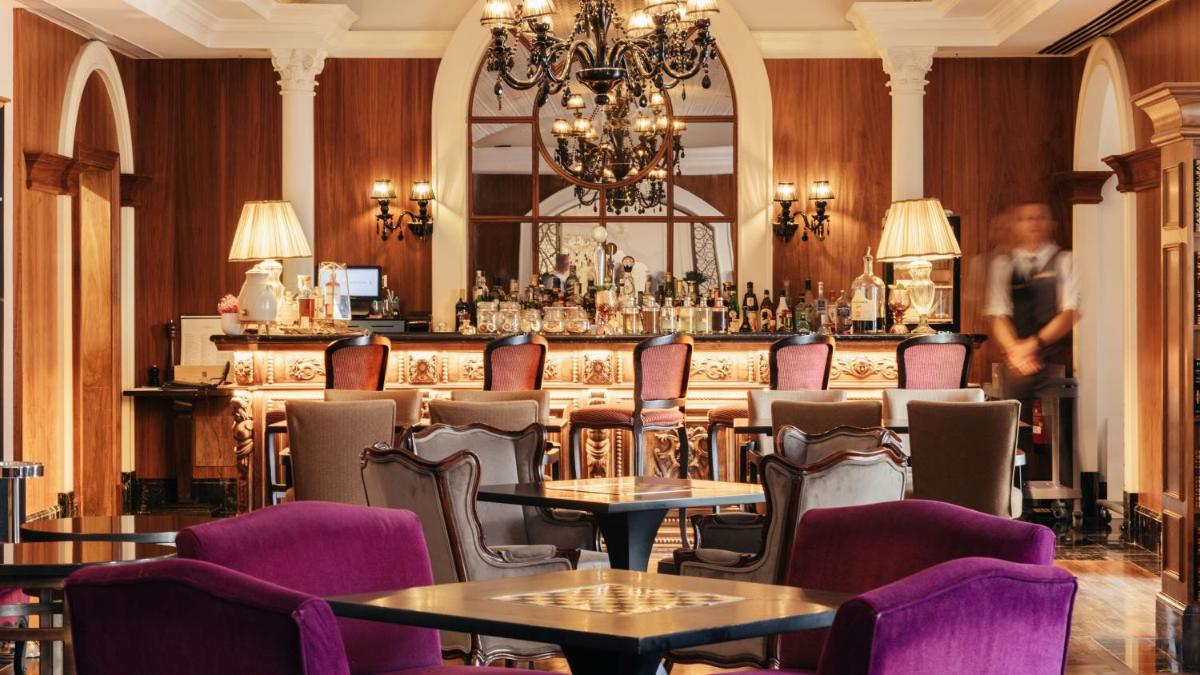 Uma área de estar em InterContinental Porto - Palacio das Cardosas by IHG