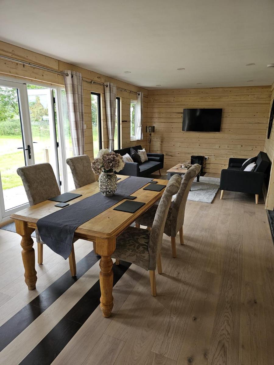 Suitetrails - Edgmond Lodges - Scropton