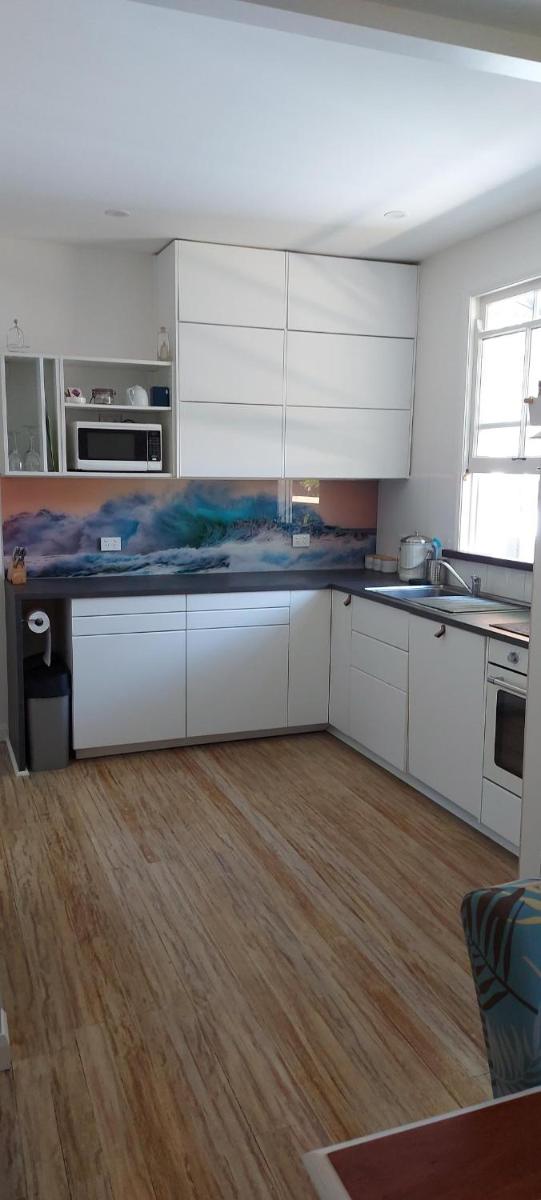 Cosy and Quaint Beach Pad Iluka - Housity