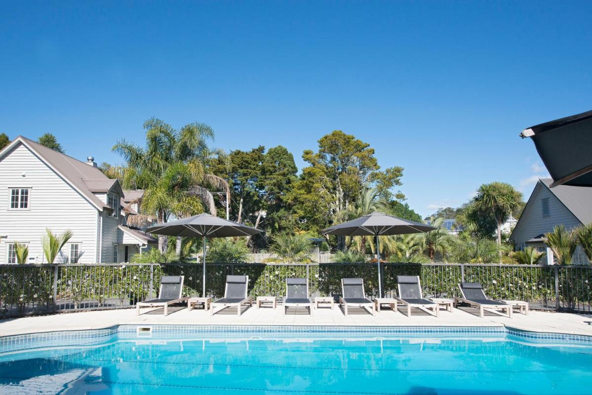 Sandy Jandal - 3-5 Bedroom - Russell Cottages - Housity