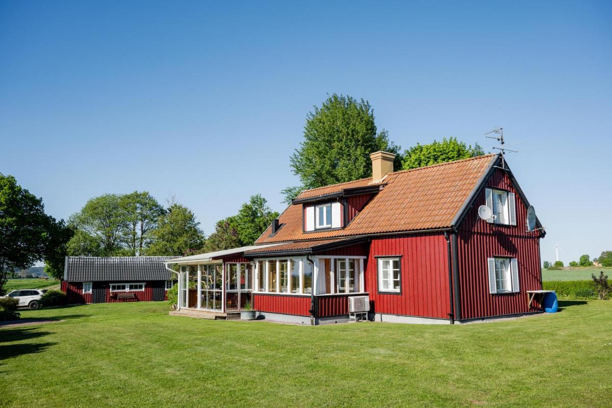 precis intill Ombergs golfbana, nära till Vättern, stora Lund och Hästholmen - Housity