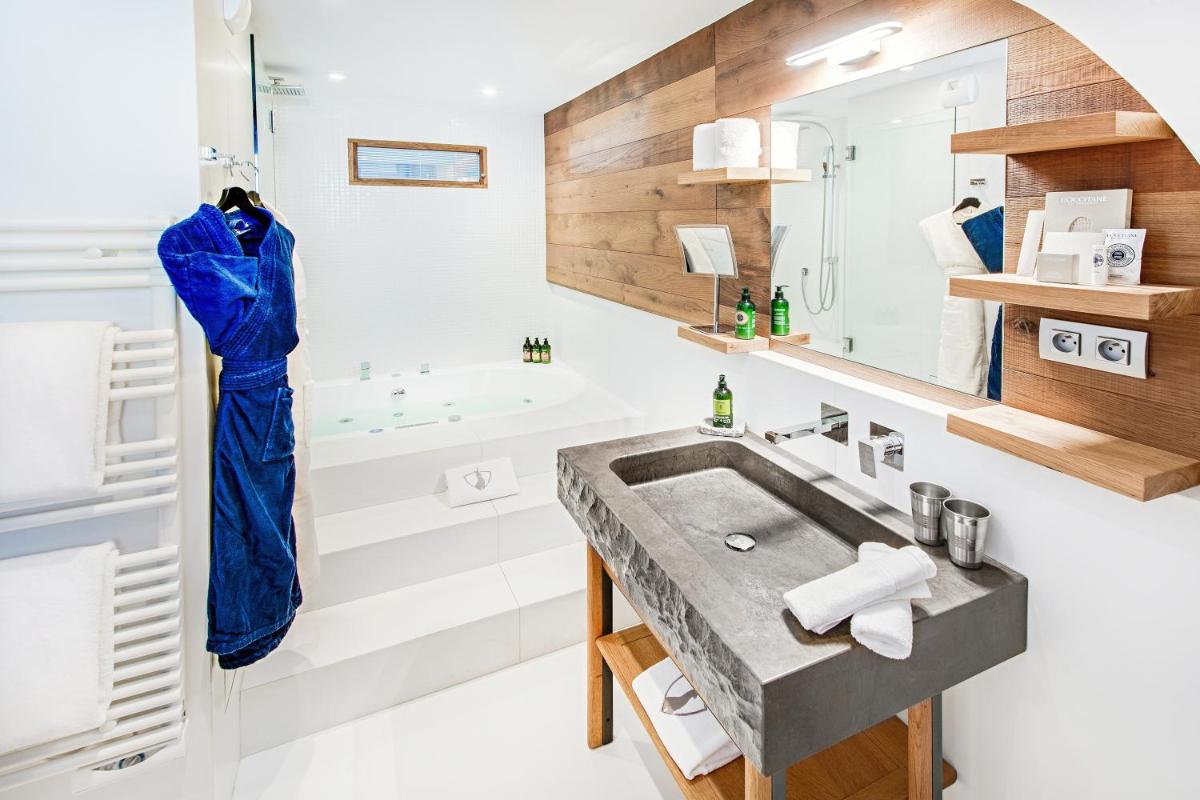 Salle de bains dans l'établissement Hotel Pashmina Le Refuge