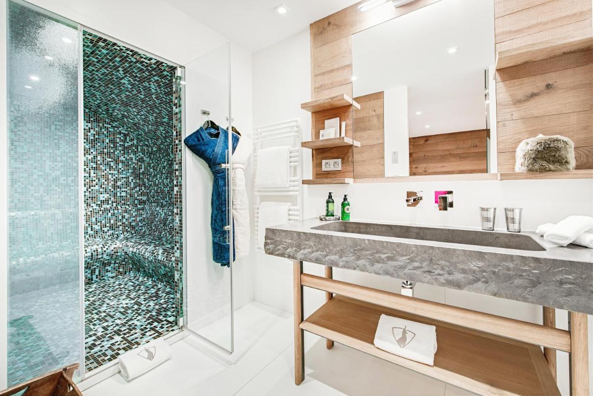Salle de bains dans l'établissement Hotel Pashmina Le Refuge