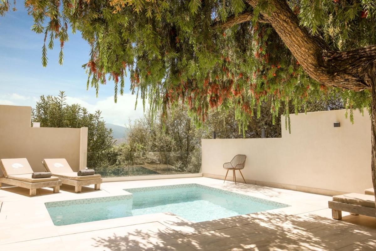 Piscine de l'établissement Hôtel Marinca & Spa ou située à proximité