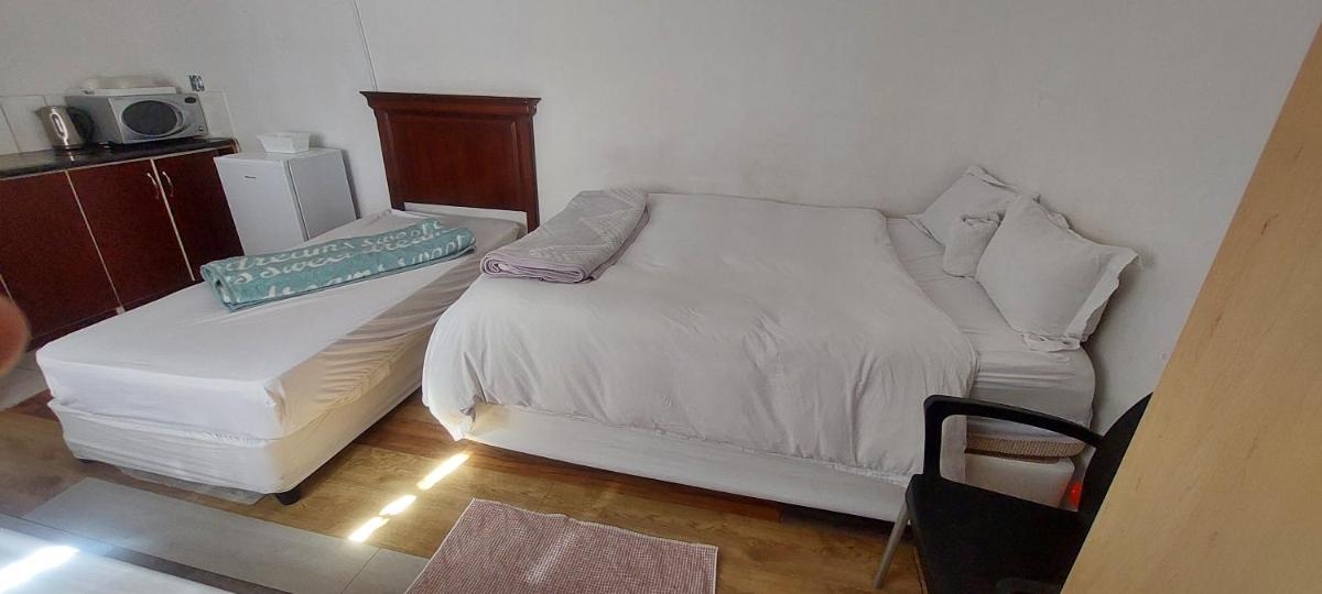 LEONE PARIS - Housity