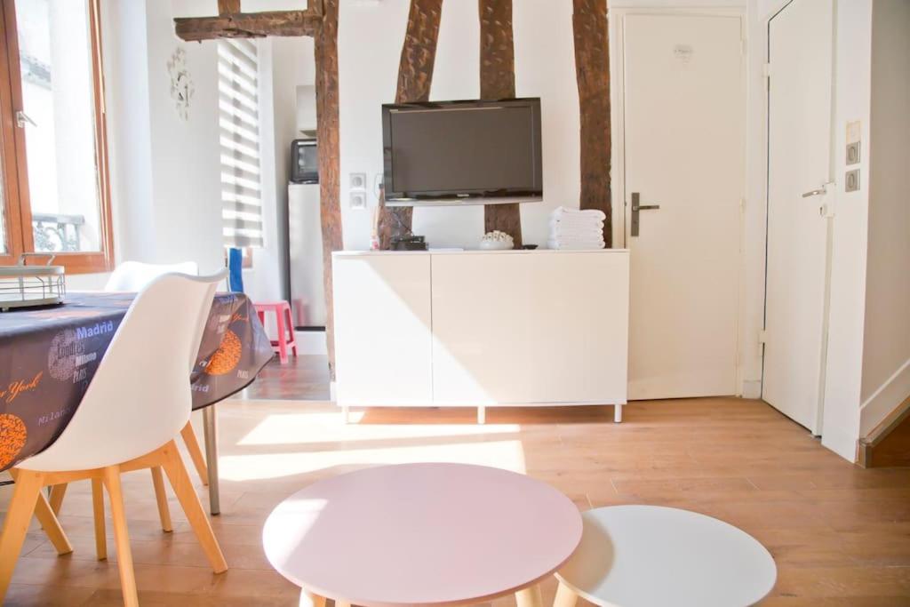 Charming apartment Rue des Rosiers - Housity