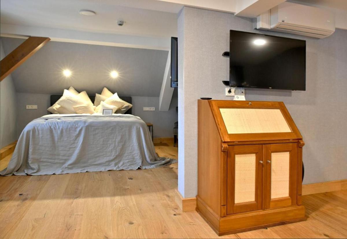 Hotel zum Löwen Herborn - Housity
