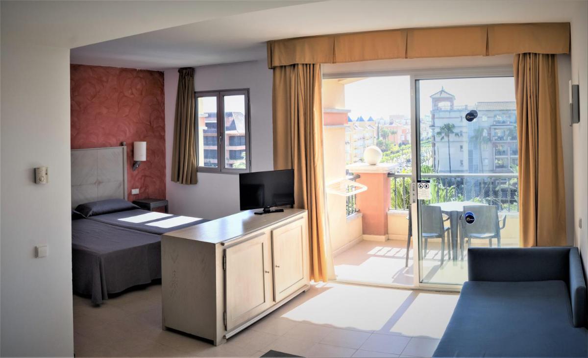 Una cocina o zona de cocina en Ohtels Islantilla