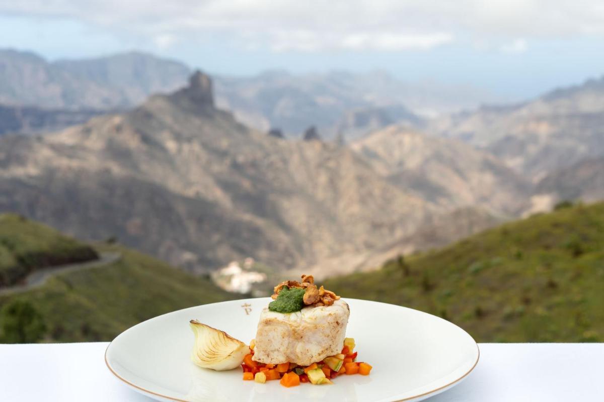 Comida en o cerca de este hotel