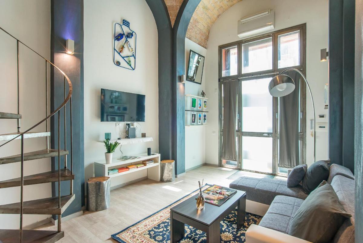 The Loft Gallery by Giulia - Housity
