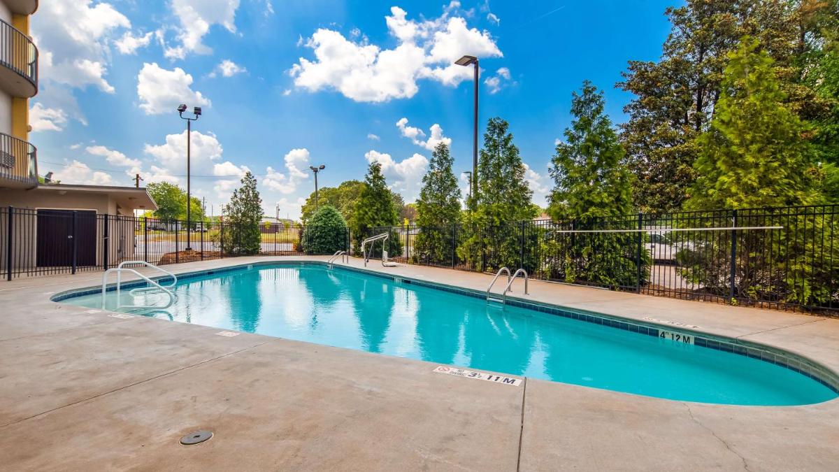 Best Western Plus Atlanta Airport East - Housity