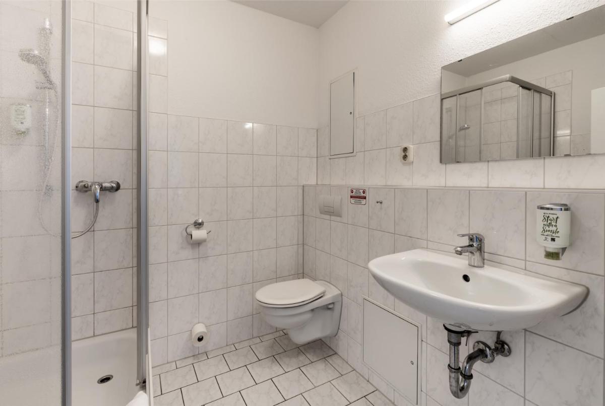 Hotel & Gästehaus Rostock Lütten Klein - Hizvo