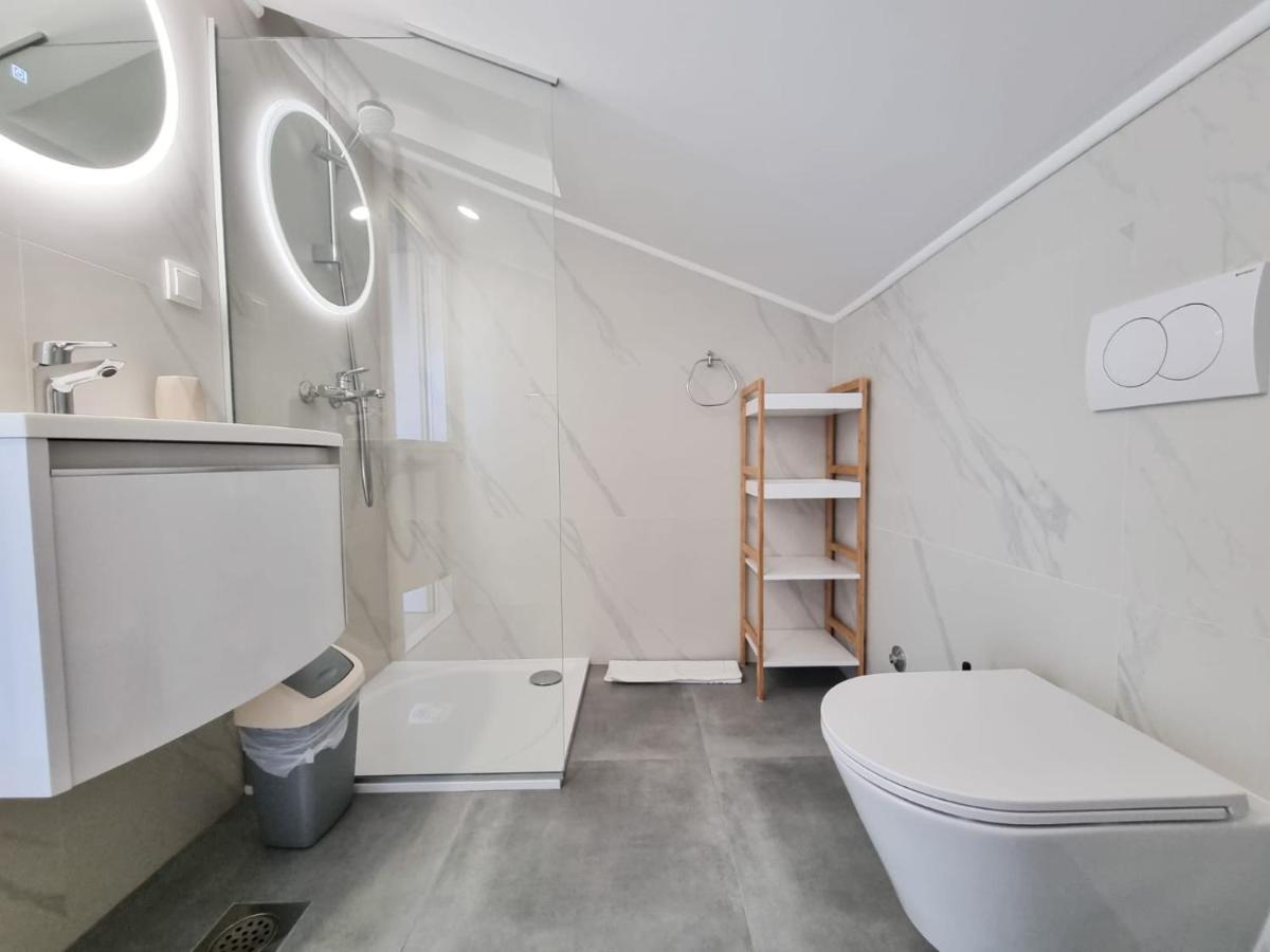 Apartments Miovic - Housity