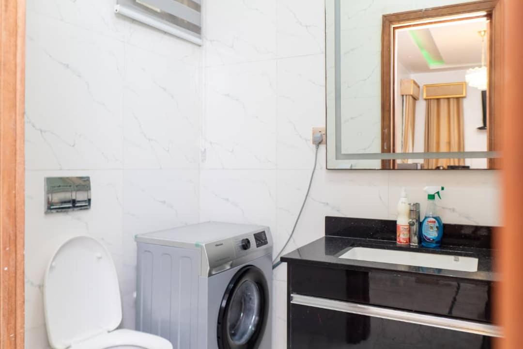 Suitetrails - Urban Retreat Luxury Shortlet Apartment Lekki Lagos