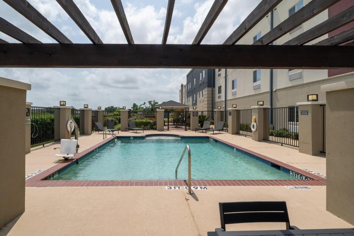 Candlewood Suites Deer Park by IHG - Housity