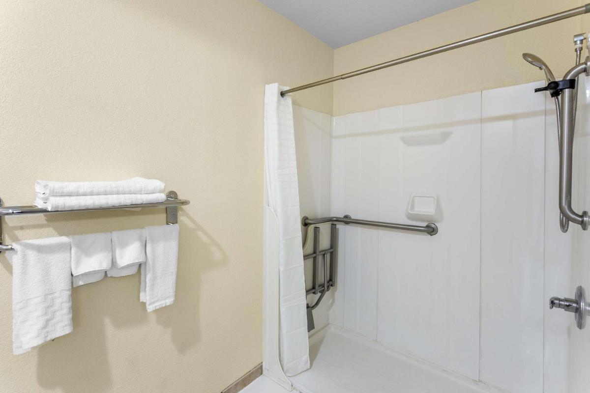 Best Western Oglesby Inn - Housity