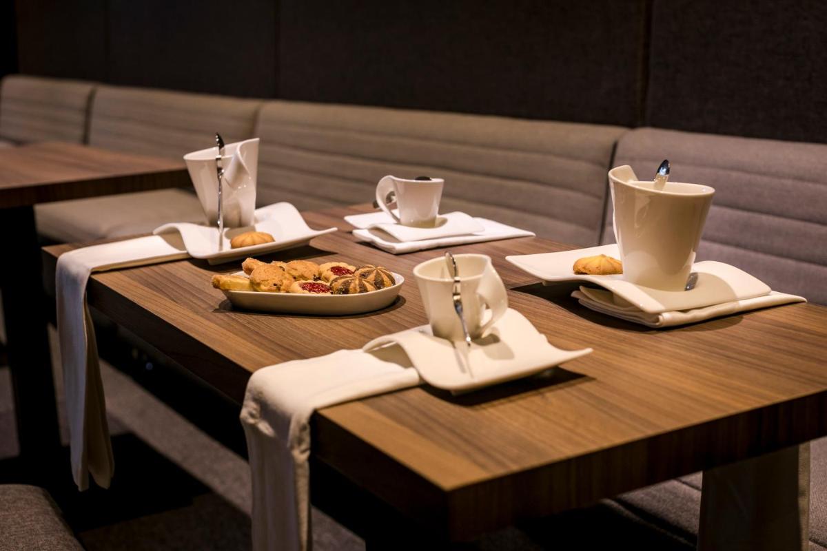 Kharma Suites - Housity
