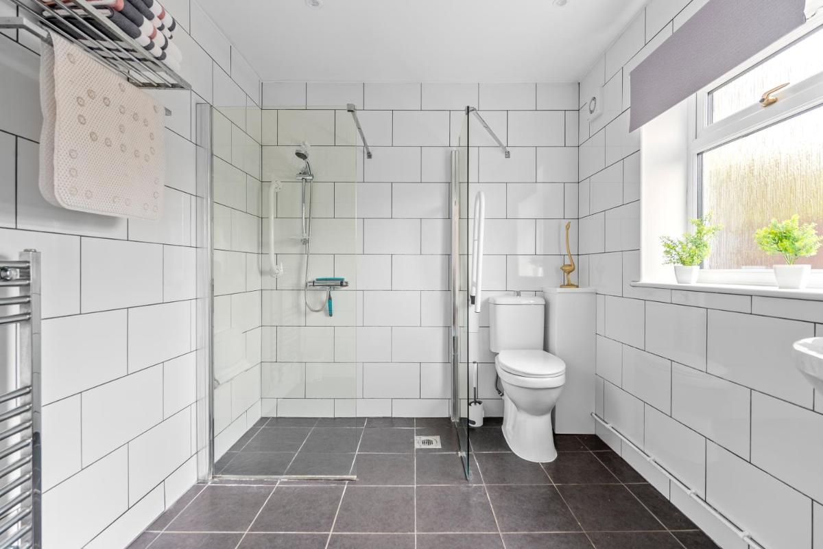 Number 1 Lytton Tree Lodge - Housity
