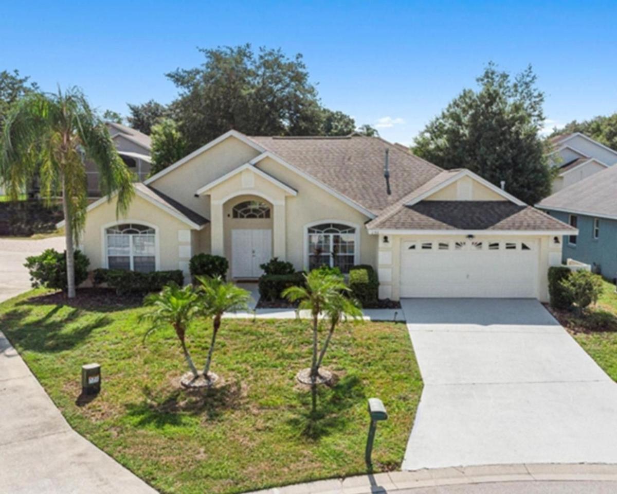 Stunning 4-bedroom Villa w/ Pool - Close to Disney Parks and Gulf Courses! - Housity