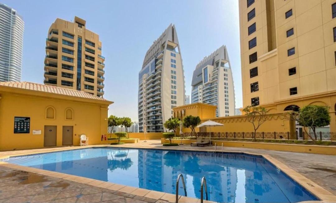 Suitetrails - Happy Holiday Dubai beach jbr