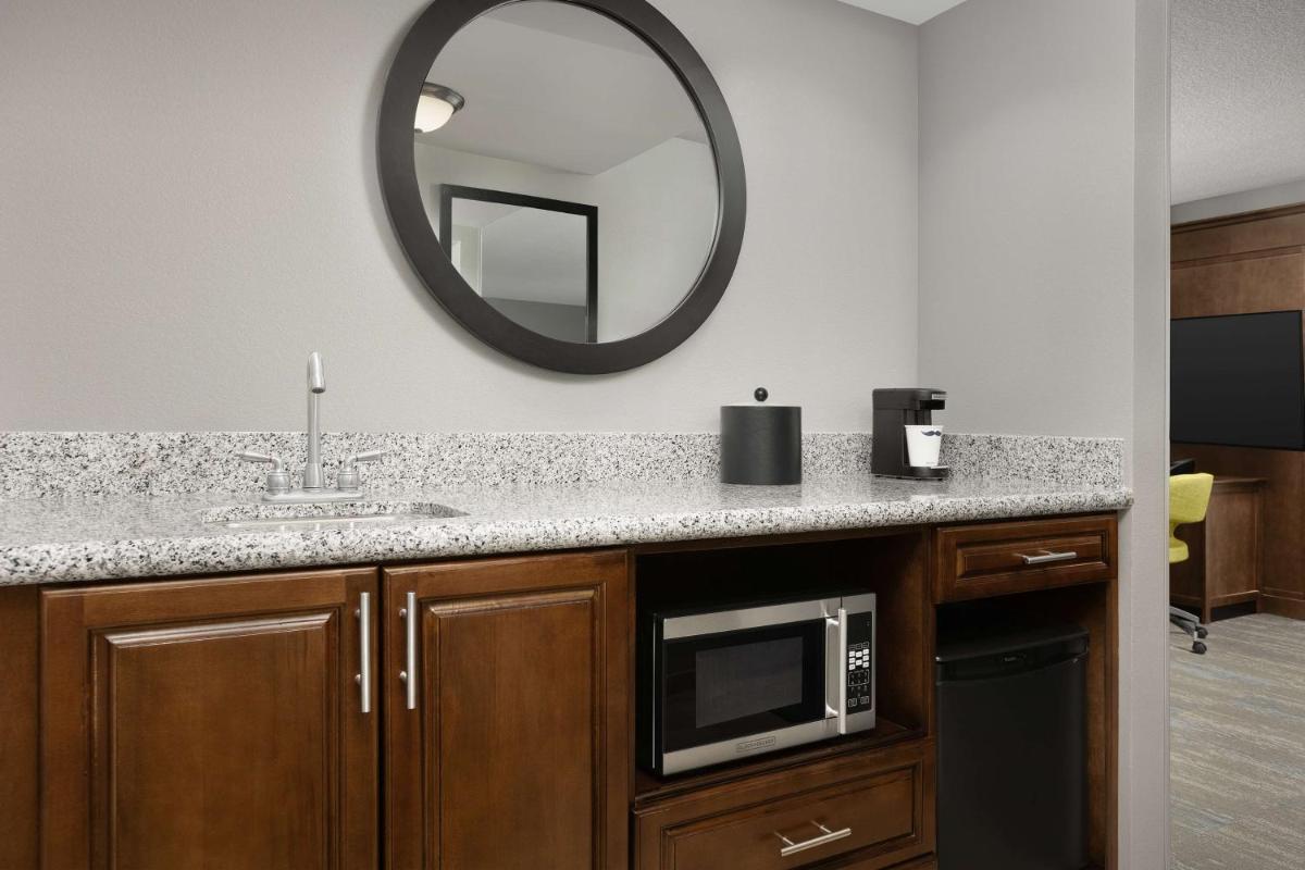 Hampton Inn & Suites Orlando North Altamonte Springs - Housity