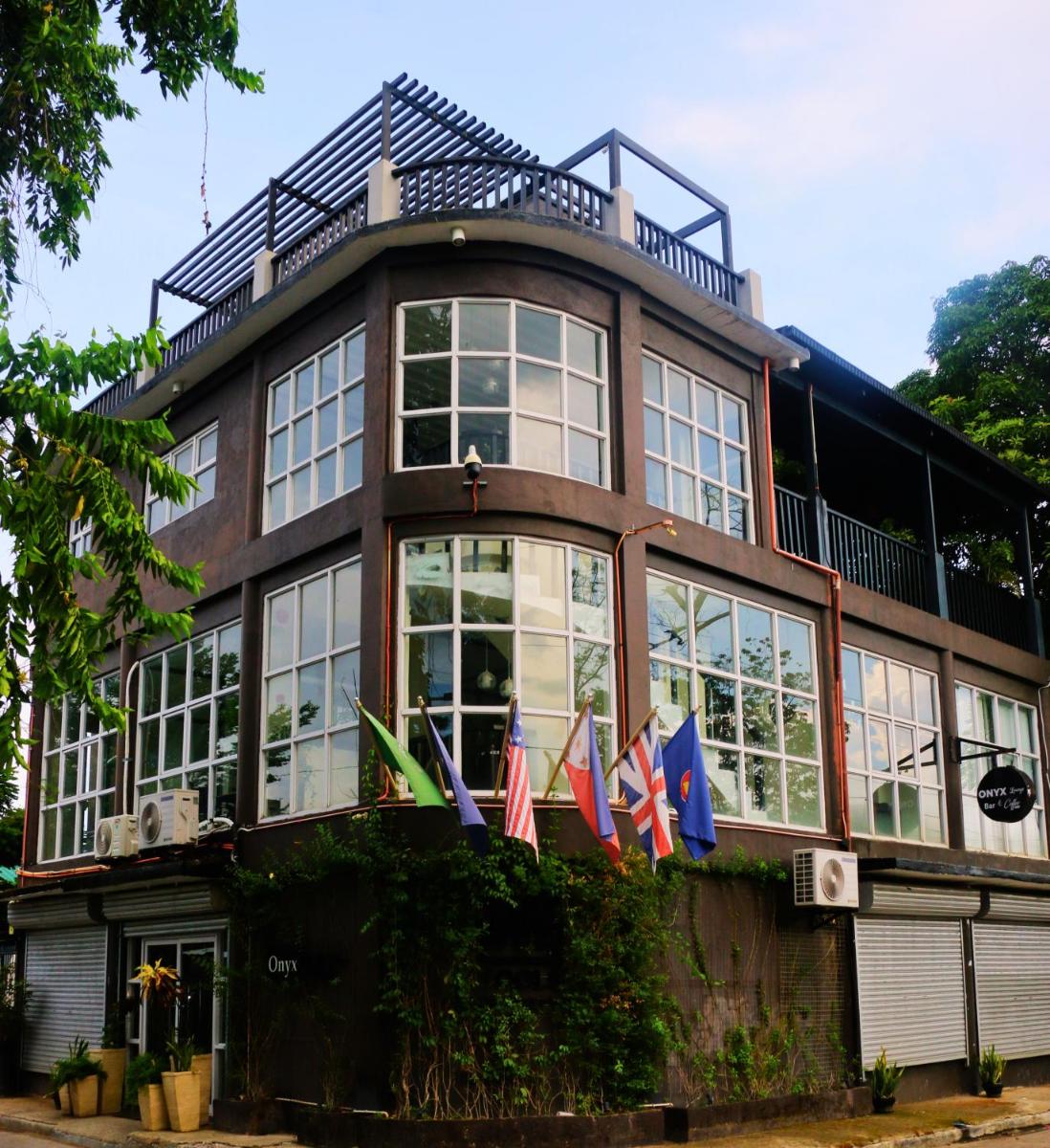 ONYX B&B Bed and Breakfast - Housity