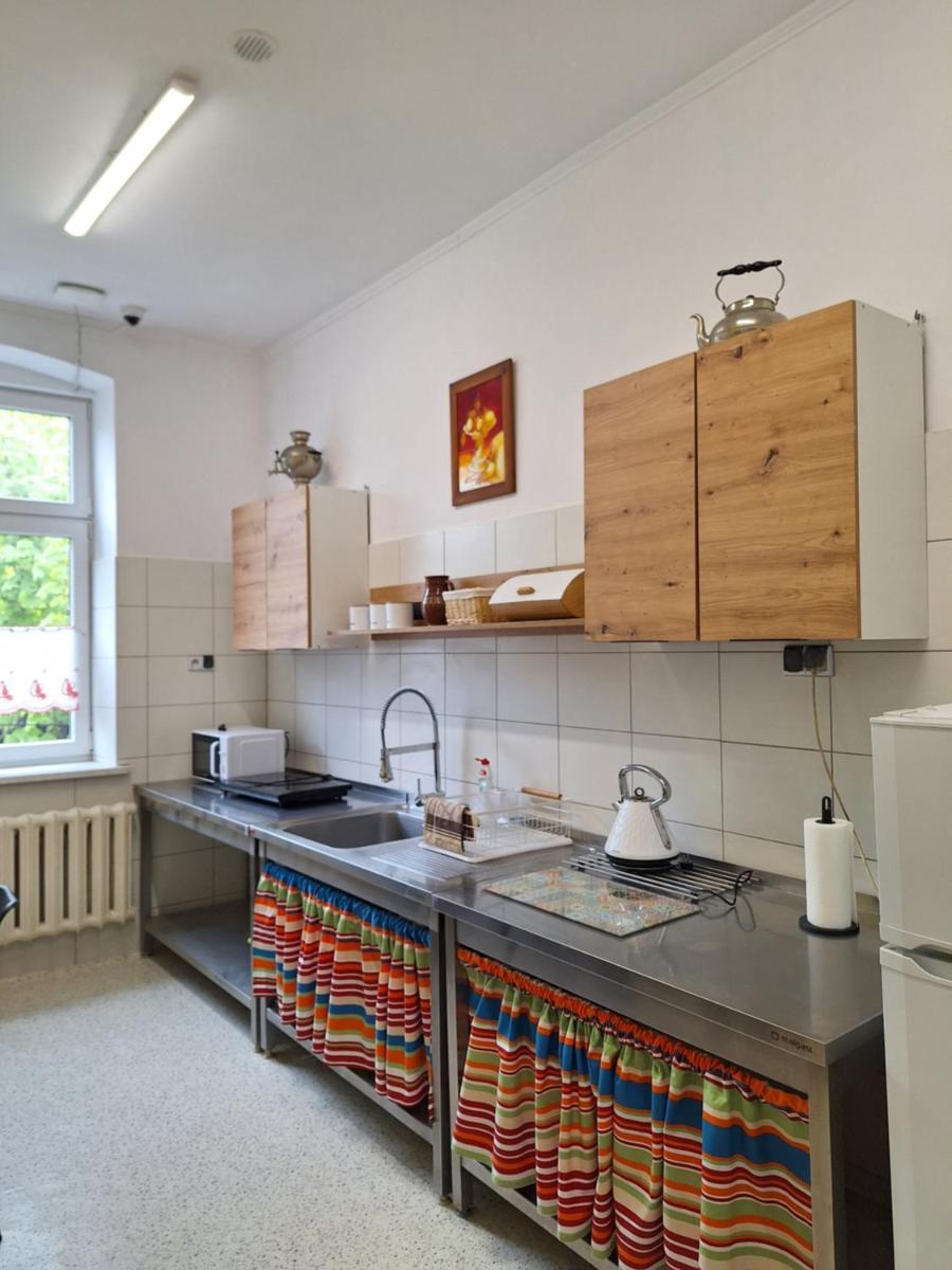 Za zieloną bramą - Housity