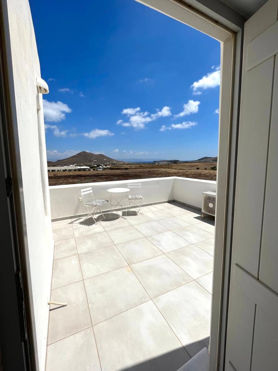 Quiet 3-bedroom sea view house with shared pool - Housity