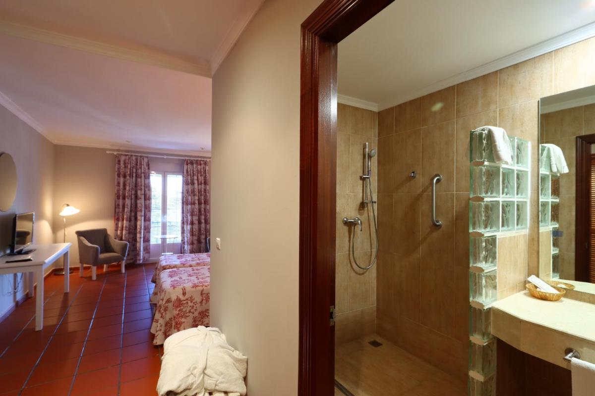 Un baño de Hotel Varinia Serena - Balneario de Alange