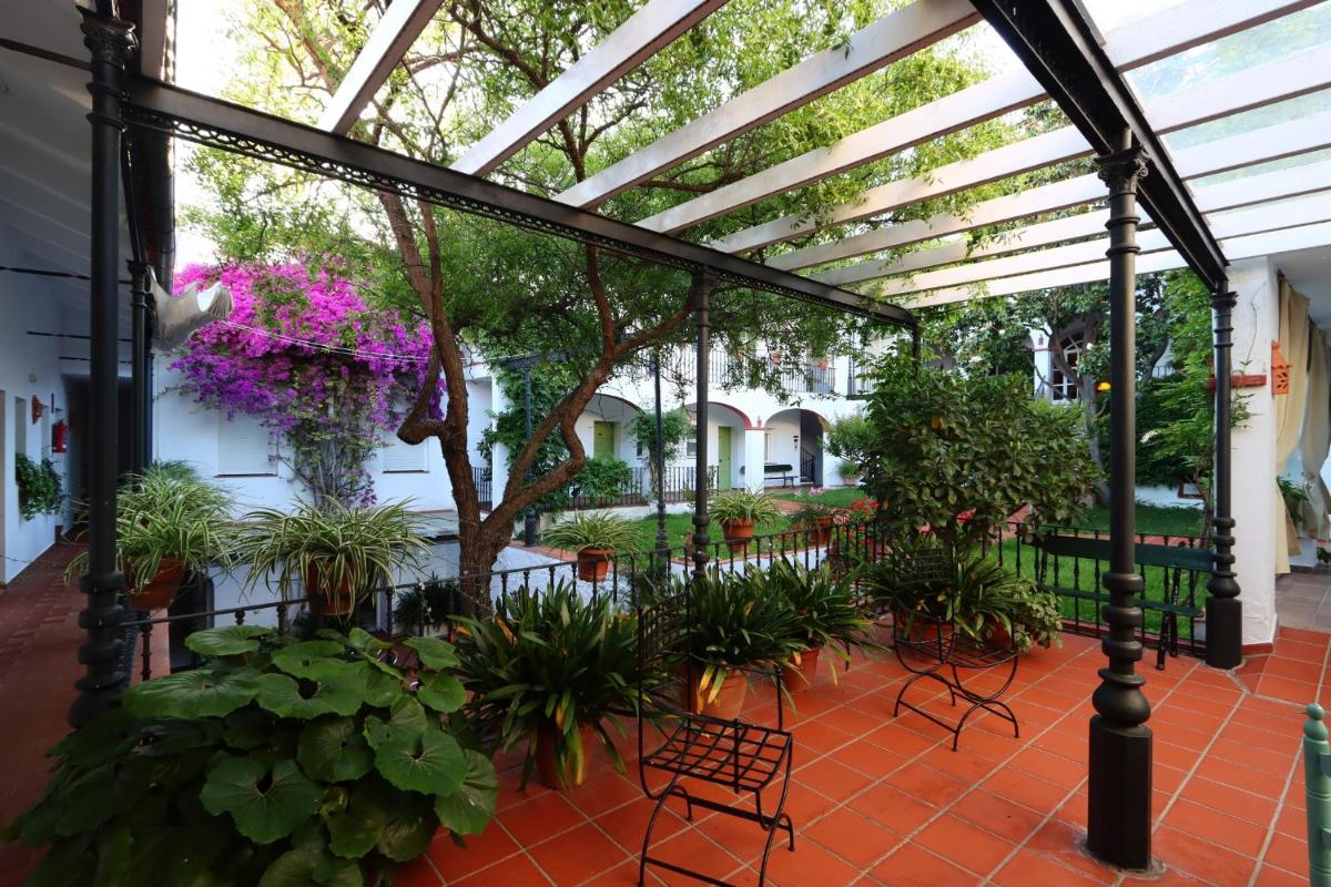Jardín al aire libre en Hotel Varinia Serena - Balneario de Alange