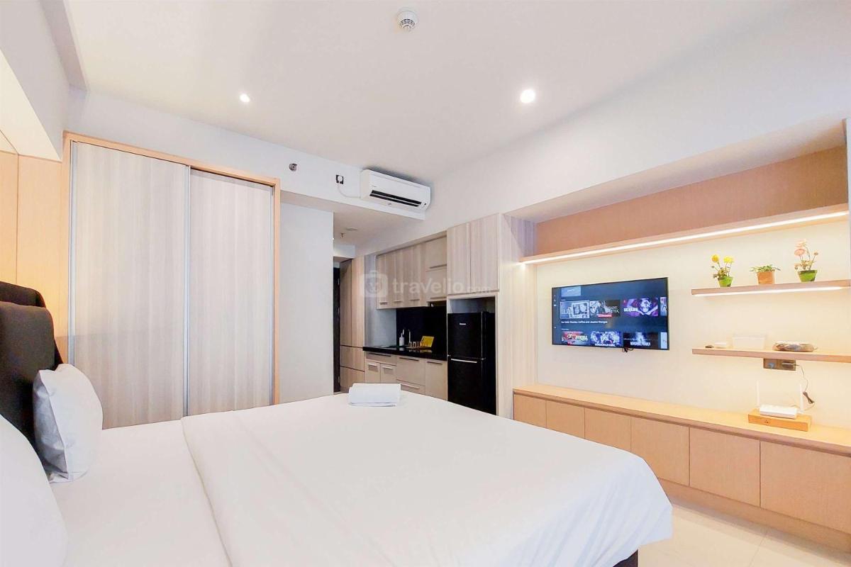 Suitetrails - Fancy and Nice Studio Apartment Carstensz Residence By Travelio