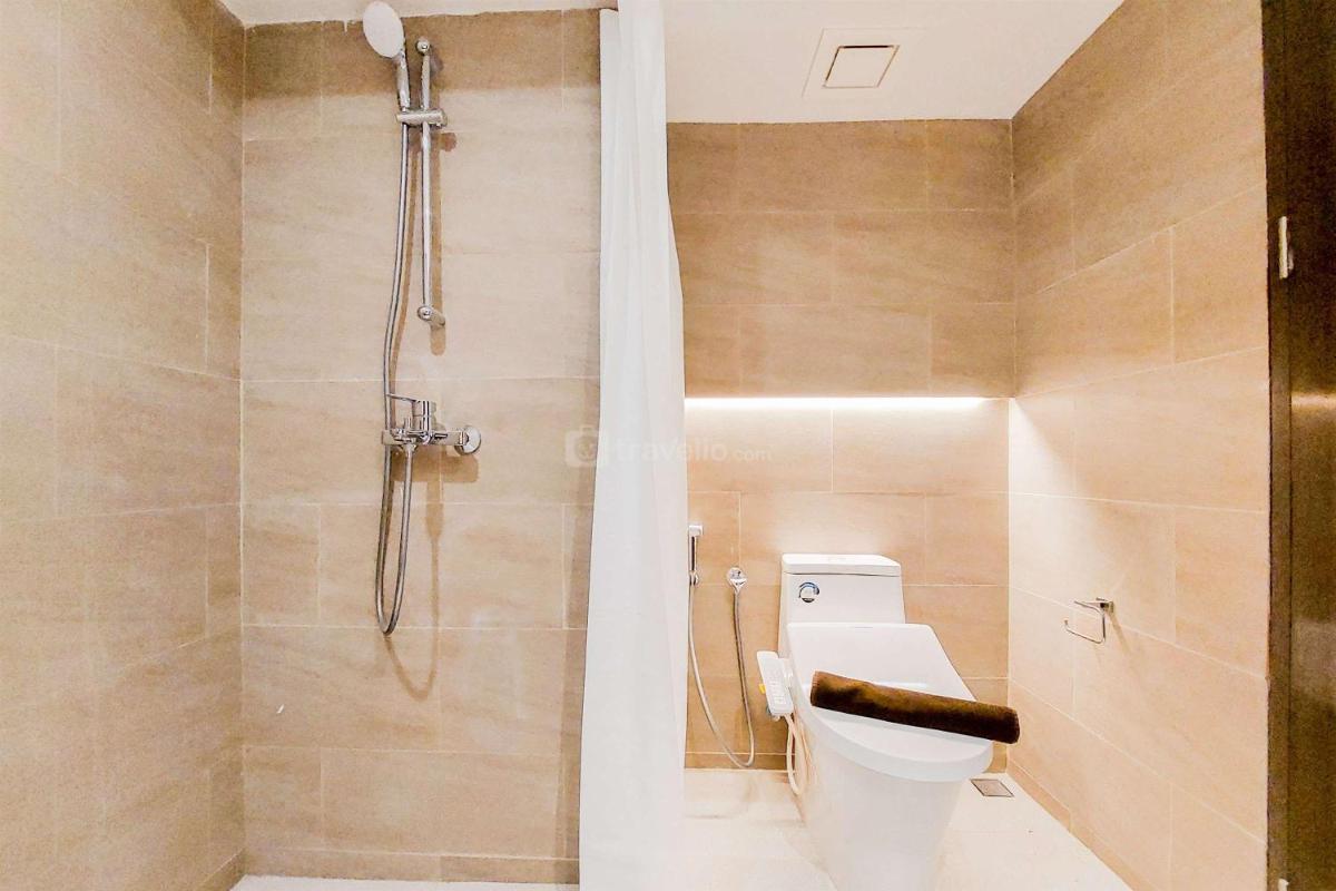 Suitetrails - Fancy and Nice Studio Apartment Carstensz Residence By Travelio