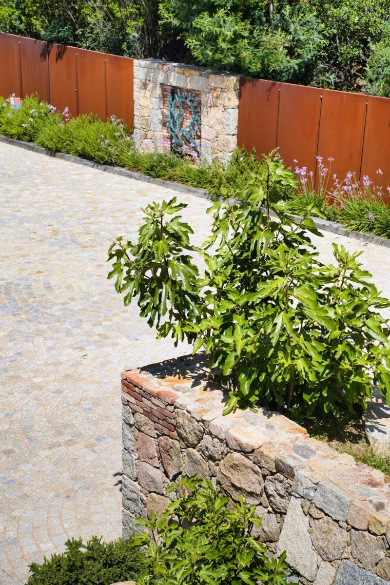 Jardin de l'établissement Les Regalia Hôtel & Spa